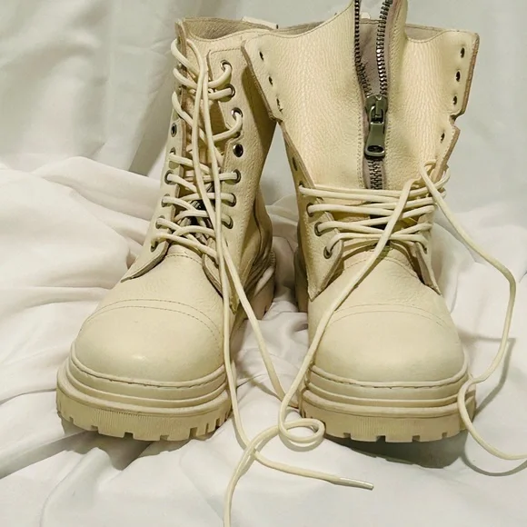 Sz 12 Steve Madden 'The Guard Boot' Cream - Picture 13 of 16
